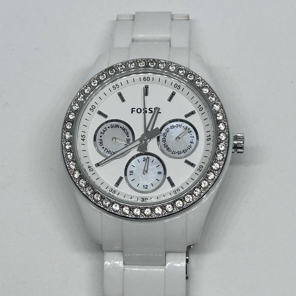 Fossil White Silver Tone w/ Sparkling Rhinestones Women’s Watch New Battery